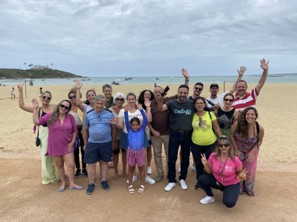 Operadores visitaram a praia de Meaípe.