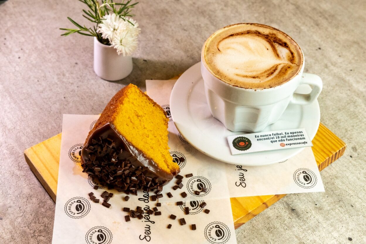 Expressa Bolo de cenoura Cappuccino