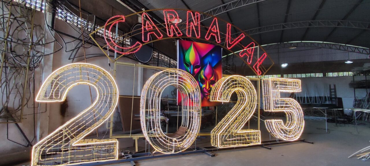 decoracao especial de Carnaval pela primeira vez e de norte a sul da cidade